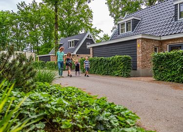 6-persoons design huis op een gezellig park - 13