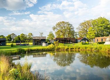 Lodge met omheinde tuin, sauna en hottub - 25