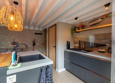 Apartamento con estilo y terraza soleada - 9