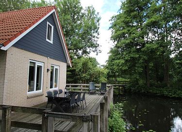 Mooi vakantiehuis direct aan het water - 16