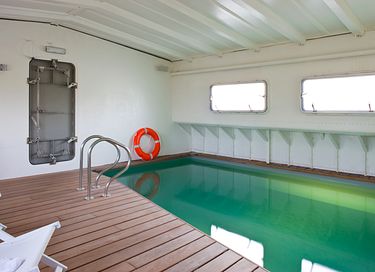 Special boat with pool and roof terrace - 13