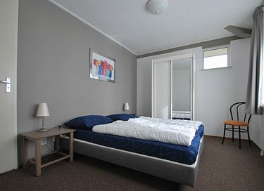 Detached waterfront bungalow - 18