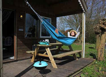 Vacation hut right by the water in Friesland - 3