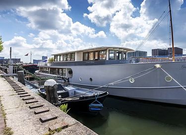 Dream boat in the middle of Amsterdam - 1