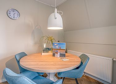 Moderner Aufenthalt mit Balkon auf Texel - 6