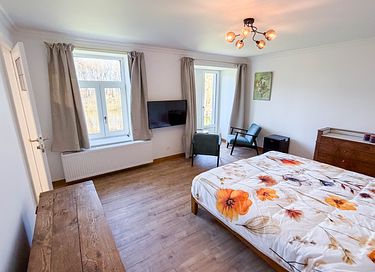 Castle room with romantic balcony - 9