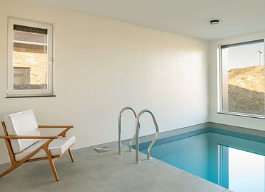 Luxe vakantiehuis met verwarmd binnenzwembad - 3