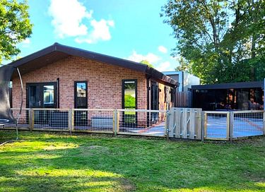Logement de vacances avec jacuzzi et terrasse clôturée