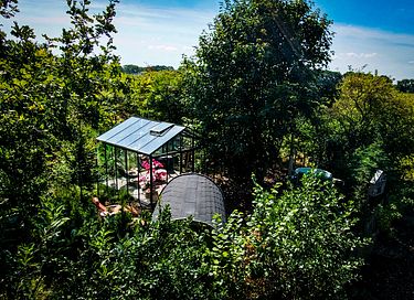 Casetta nel bosco con giardino wellness privato
