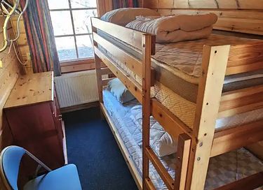 Cabane en rondins robuste (8 personnes) dans la forêt - 14