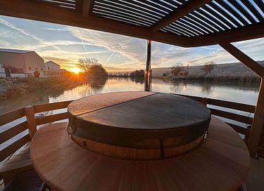 Woonboot met hottub in de Champagne streek - 7