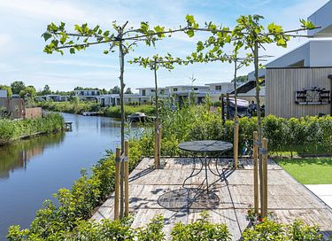Sfeervolle villa met jacuzzi aan het water - 31