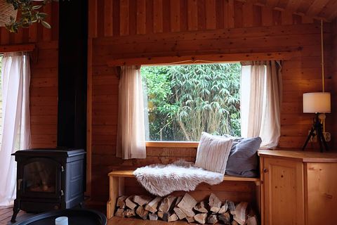 Maison dans la forêt en bois avec jardin spacieux - 2