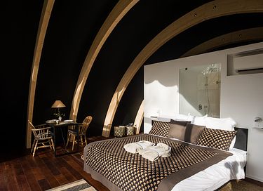 Luxe privé glamping aan het water met hottub - 6