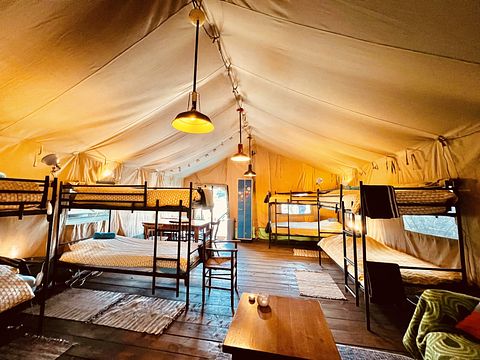 Safari tent for 8 people in eco-camping - 3