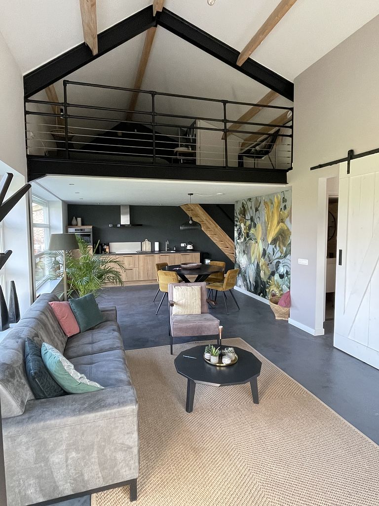 Modern and luxuriously converted henhouse - 1