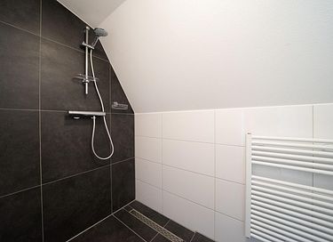 Spacious 12-person villa on the waterfront - 15