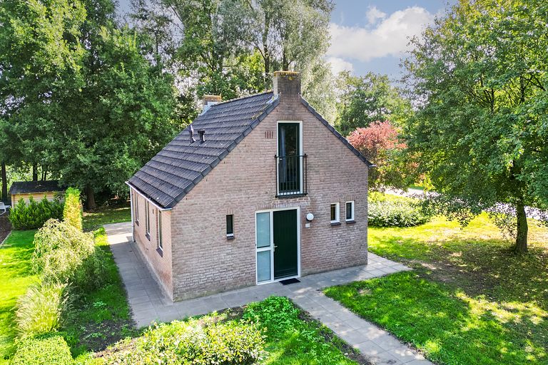 Vakantiehuis met grote tuin en sauna - 1