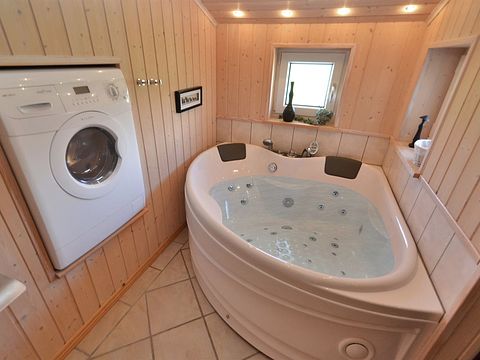Vakantieverblijf bij het water met jacuzzi - 2