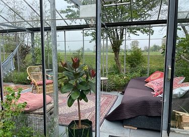 Spend the night in an orangery with hot tub - 21