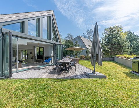 House with hot tub and outdoor shower - 3