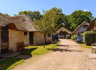 Thatched holiday home near beach and sea - 13