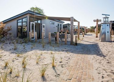 Child-friendly vacation home in the dunes