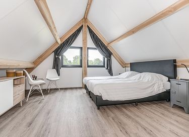 Ferme de luxe au toit de chaume à la campagne - 18