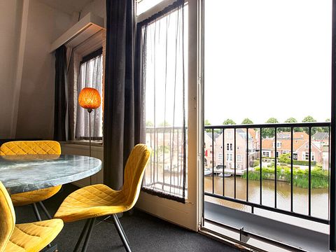 Hotel aan de gracht in historisch Dokkum - 5