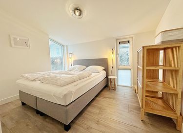 Spacious holiday home near the beach and sea - 12