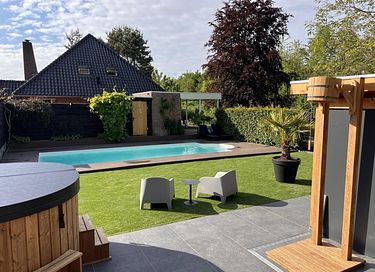 Kleurrijk tinyhouse met safari-slaaptent - 33