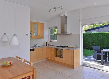 Bungalow by a beautiful lake in Zeeland (6p) - 7