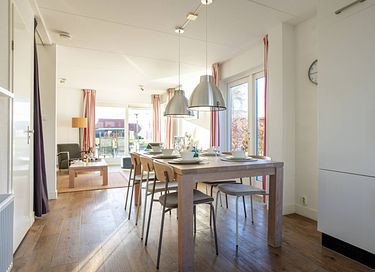 6-person house on a lake in Friesland - 8
