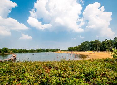 Ruime lodge op een leuk park aan het water - 12