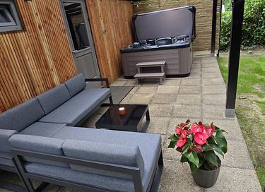Tiny Lodge met privé jacuzzi - 18