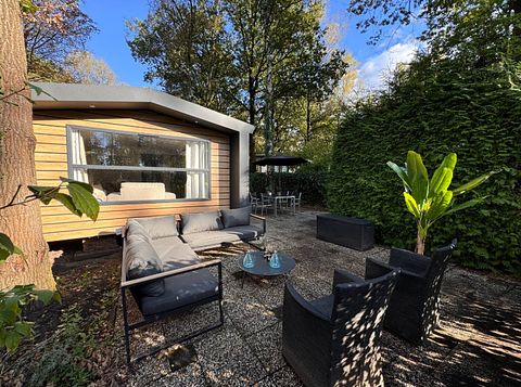 Chalet met jacuzzi in het bos - 2