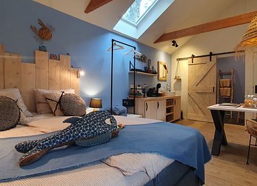 B&B with beach - 39