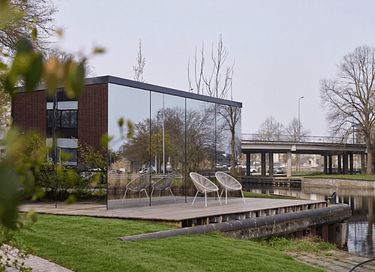 Spiegelhaus an der Gracht in Den Bosch - 11