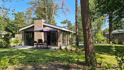 Chalet in het groen met modern comfort - 2