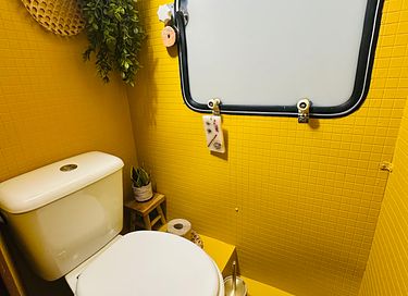 Retro B&B Caravan on a Small Island  - 15