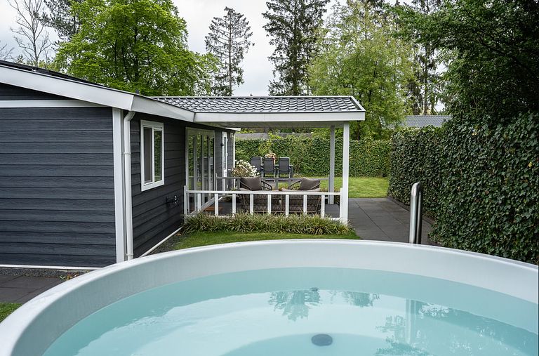 Joli logement de vacances avec bain à remous privé - 1