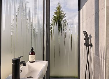 Breathtaking mirror house in Norway - 27