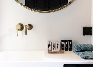 Chambre romantique avec baignoire en hôtel-boutique - 5
