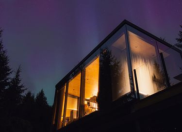 Breathtaking mirror house in Norway - 43