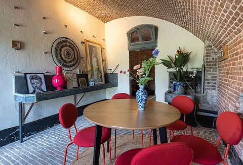 Luxury 5-person suite in a former fort - 3