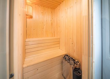Holiday home with sauna and hot tub in Zeeland - 10