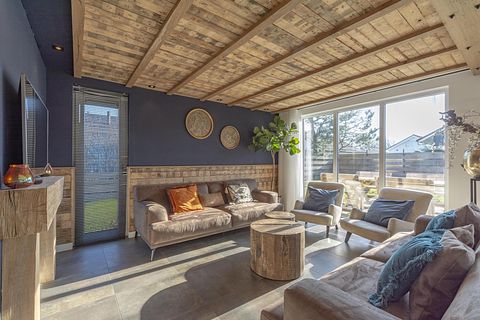 Rummelig og luksuriøs villa tæt på havet - 4