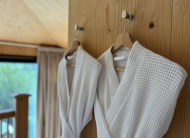 Slapen in een 'hooischuur' met privé wellness - 8