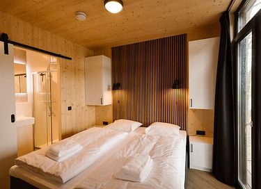 Luxuriöse Lodge für 4 Personen mit 2 Badezimmern und Spa - 8