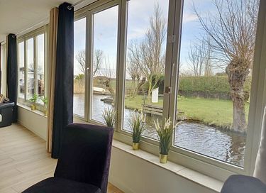 Verblijf direct aan het water in Zuid-Holland - 4